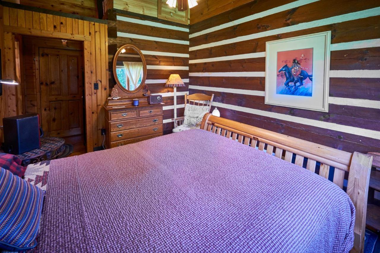 Creekwalk Inn Bed And Breakfast With Cabins Cosby Экстерьер фото