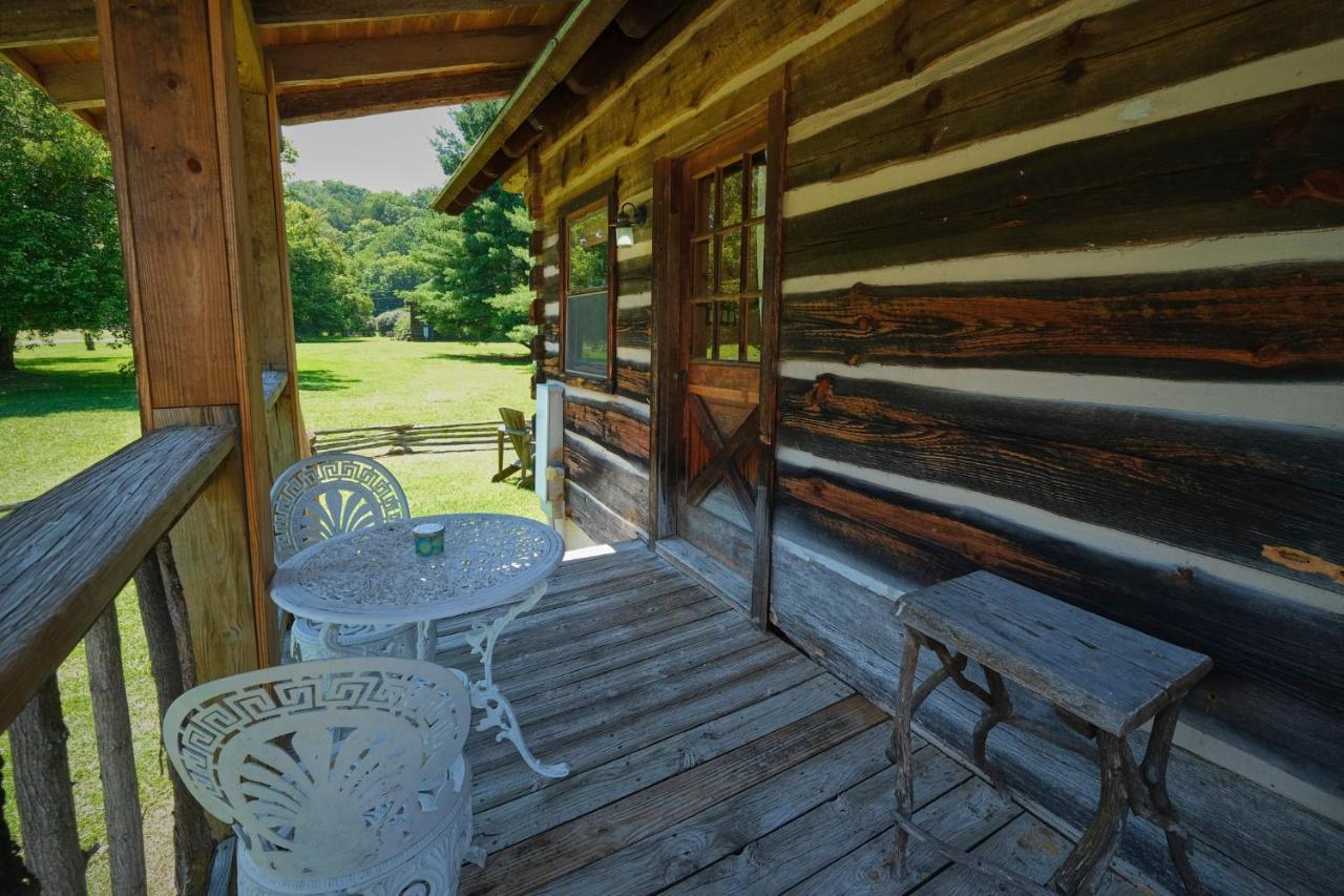 Creekwalk Inn Bed And Breakfast With Cabins Cosby Экстерьер фото