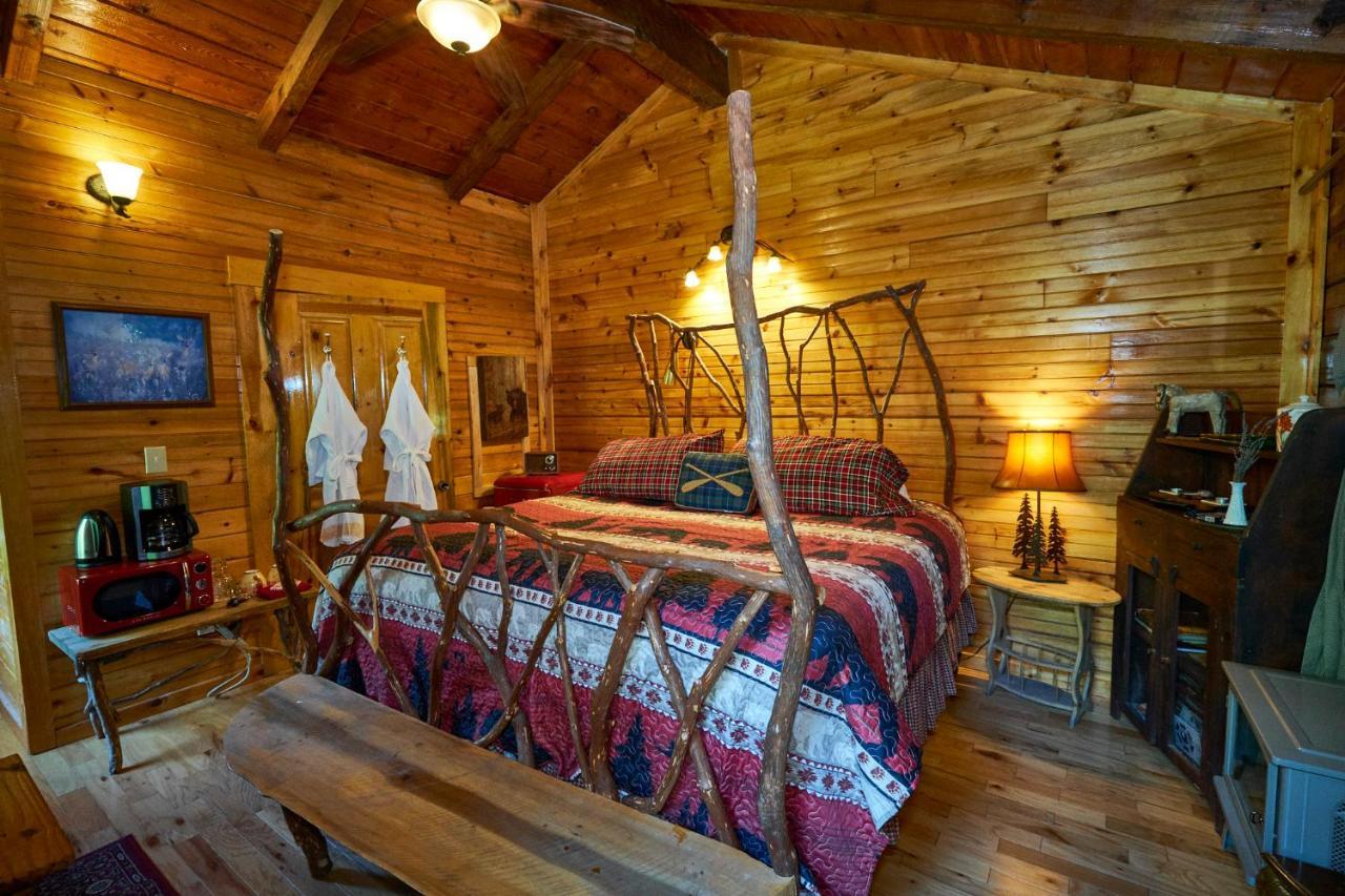 Creekwalk Inn Bed And Breakfast With Cabins Cosby Экстерьер фото