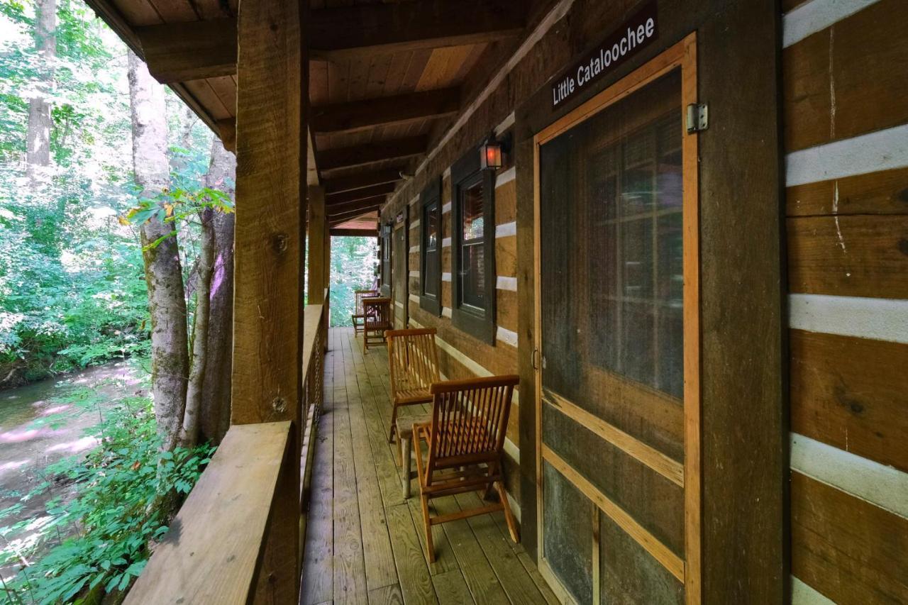 Creekwalk Inn Bed And Breakfast With Cabins Cosby Экстерьер фото
