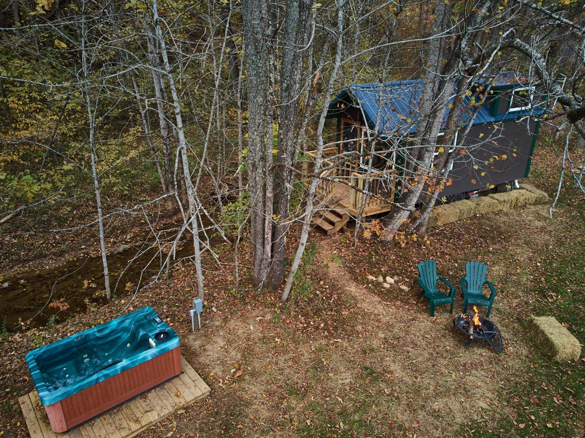Creekwalk Inn Bed And Breakfast With Cabins Cosby Экстерьер фото