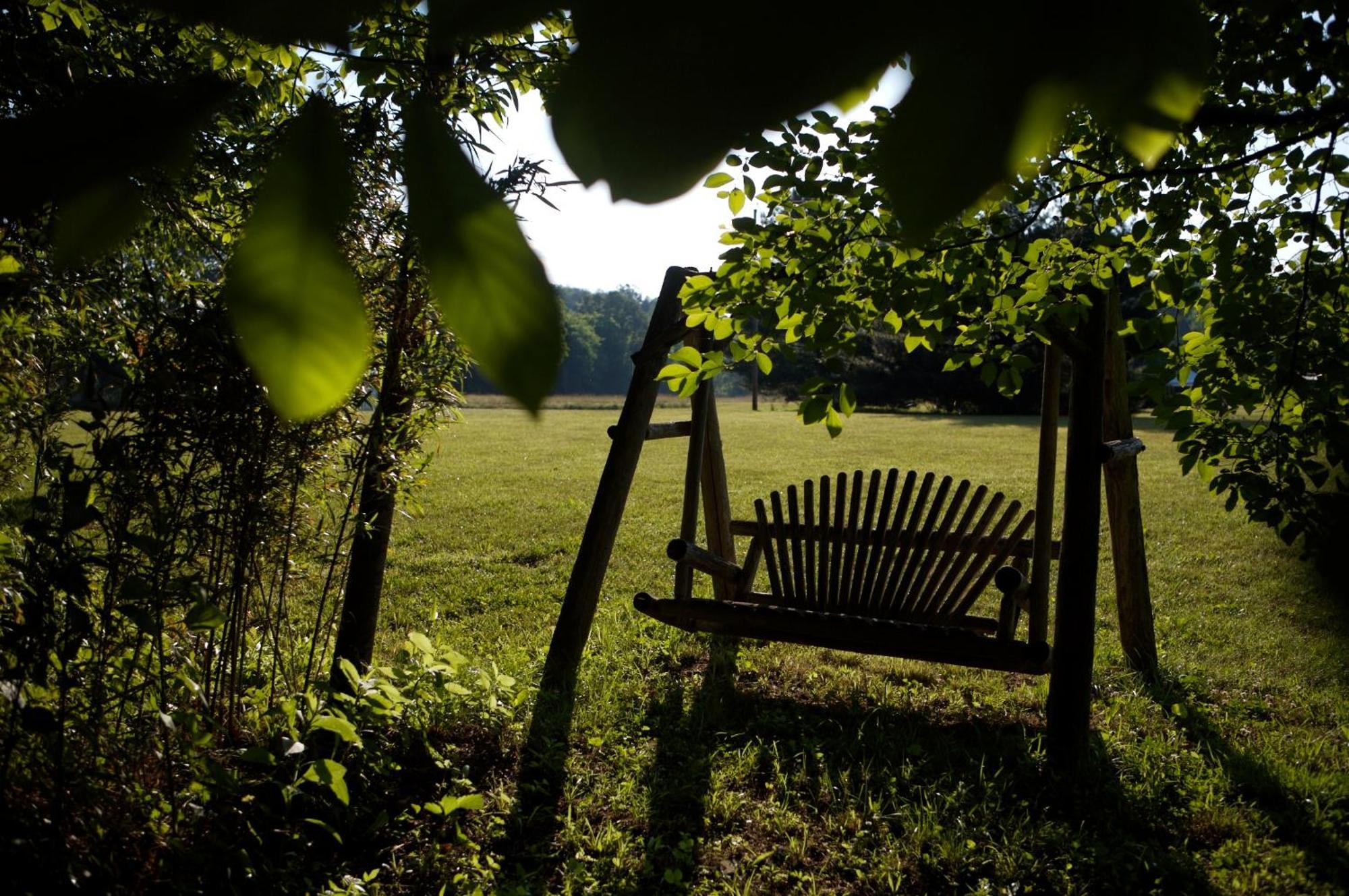 Creekwalk Inn Bed And Breakfast With Cabins Cosby Экстерьер фото