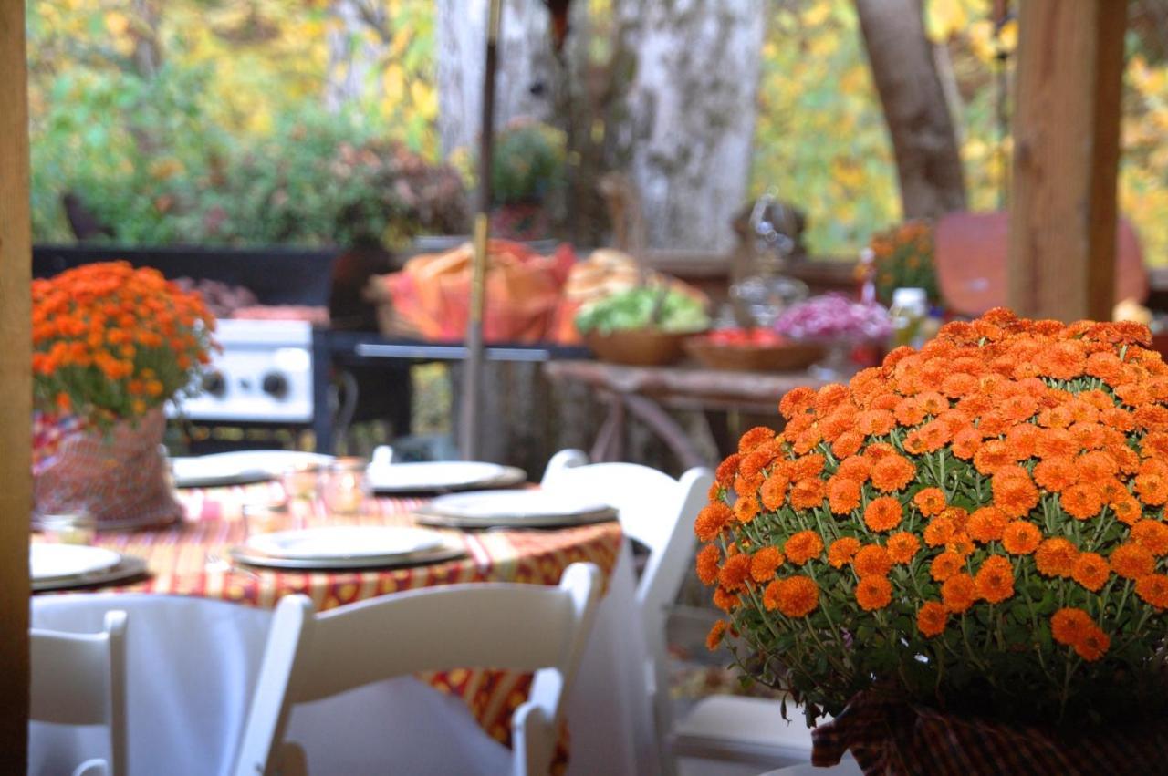 Creekwalk Inn Bed And Breakfast With Cabins Cosby Экстерьер фото